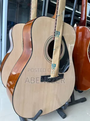 Photo - Yamaha F310 Guitar