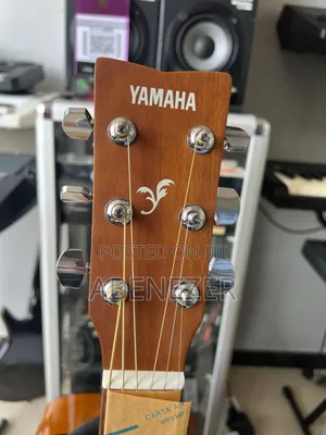 Yamaha F310 Guitar
