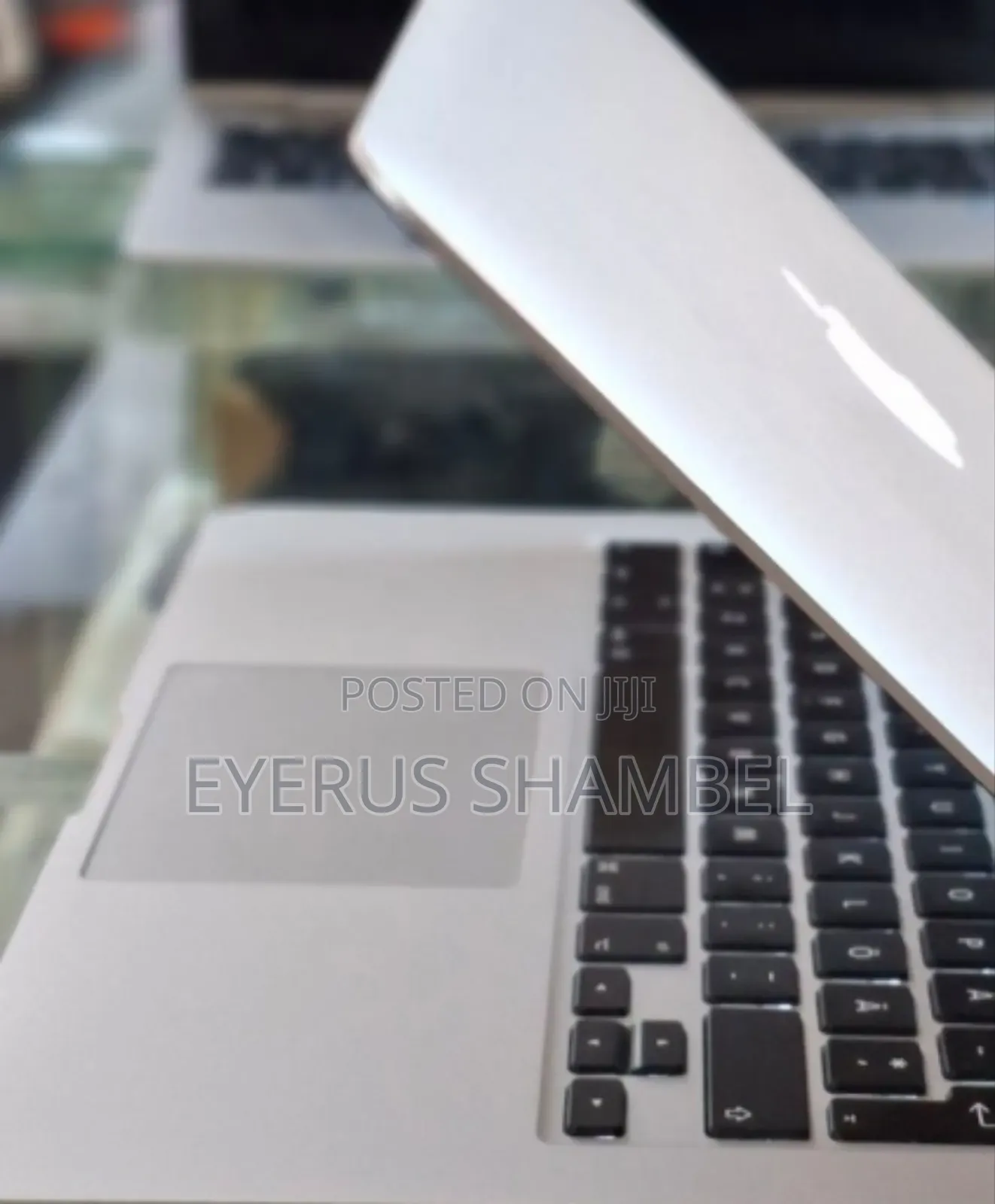 New Laptop Apple MacBook Pro 8GB Intel Core i7 SSD 256GB