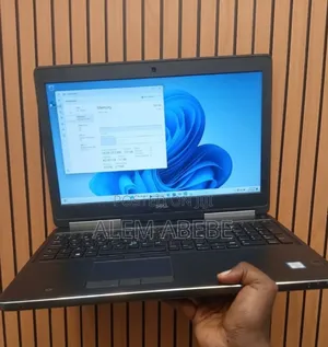 Photo - New Laptop Dell Precision 7520 16GB Intel Core I7 SSD 512GB