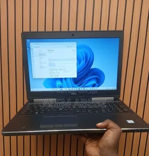 New Laptop Dell Precision 7520 16GB Intel Core I7 SSD 512GB