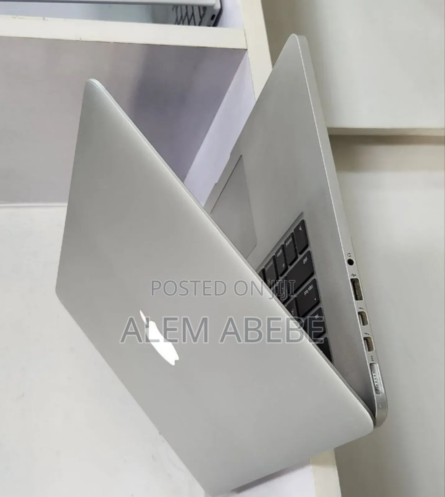 New Laptop Apple MacBook Pro 2015 16GB Intel Core I7 SSD 512GB