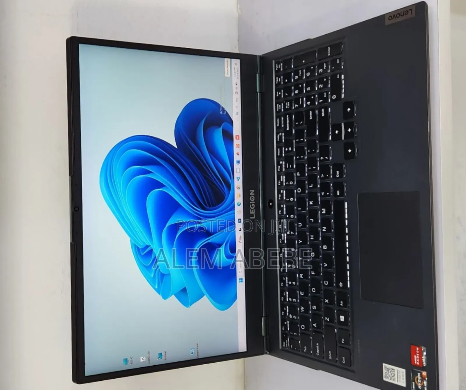 New Laptop Lenovo 16GB AMD Ryzen 7 SSD 1T