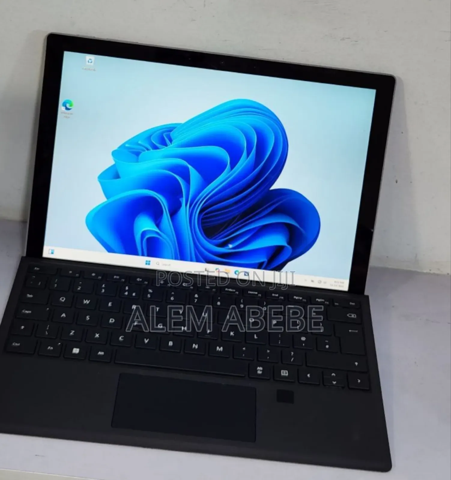 New Laptop Microsoft Surface Pro 7+ 16GB Intel Core I5 SSD 256GB