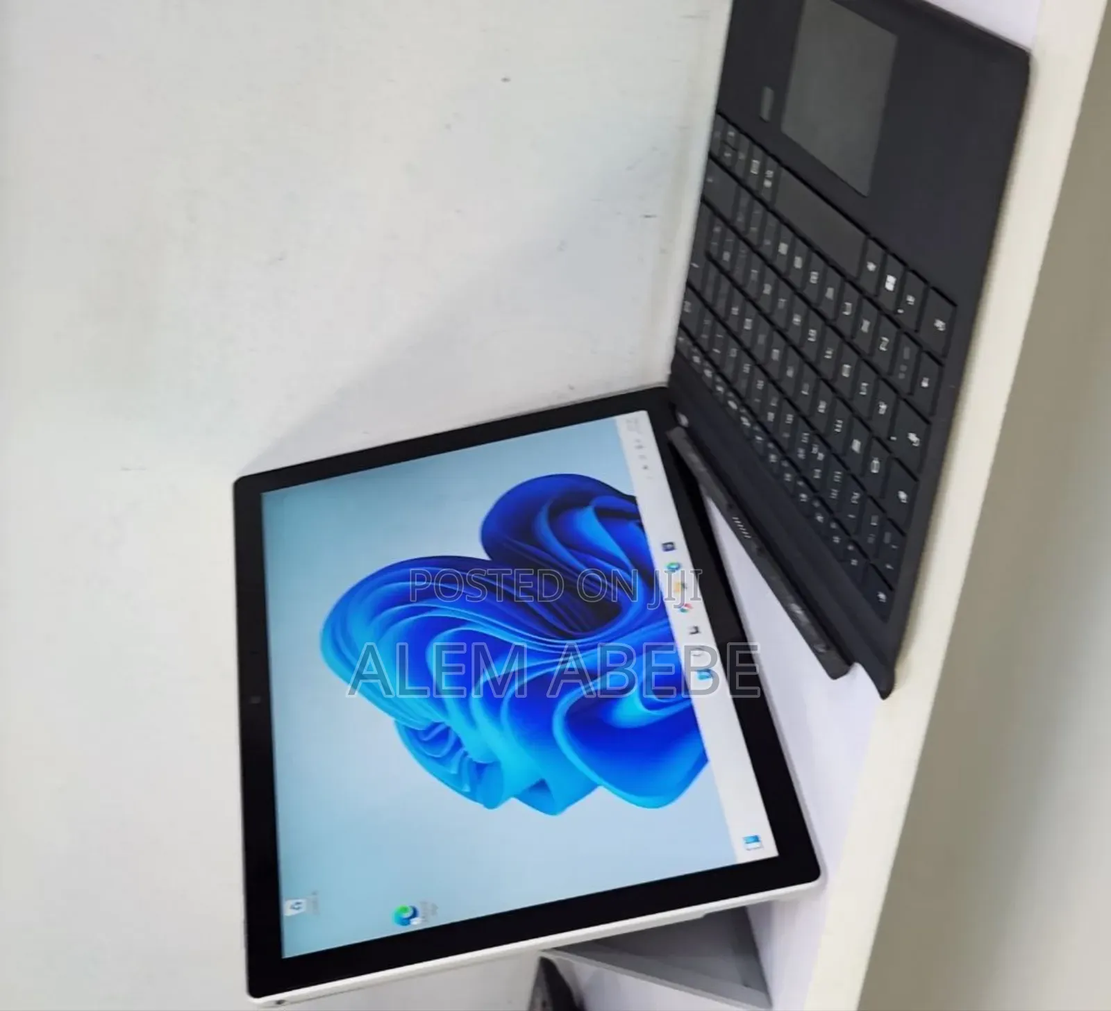 New Laptop Microsoft Surface Pro 7+ 16GB Intel Core I5 SSD 256GB