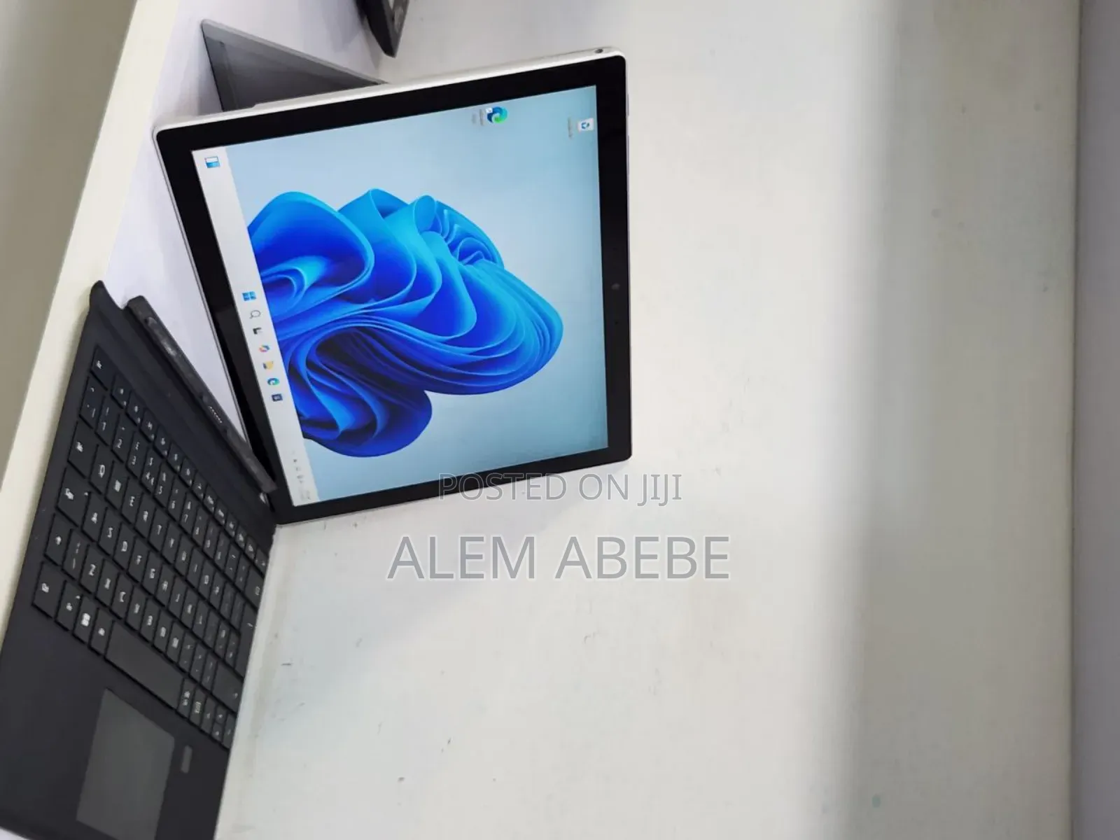 New Laptop Microsoft Surface Pro 7+ 16GB Intel Core I5 SSD 256GB