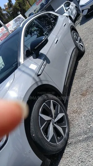 Volkswagen ID.4 2024 Gray