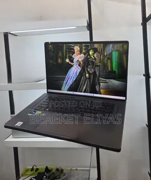 New Laptop Asus ROG Zephyrus G16 16GB Intel Core I9 SSD 1T