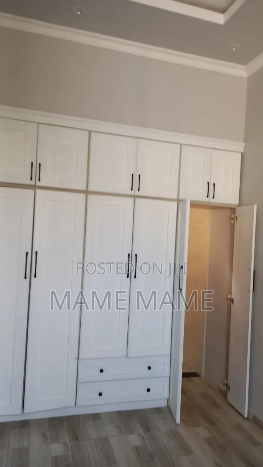 5bdrm Villa in Addis Abeba, Bole for sale