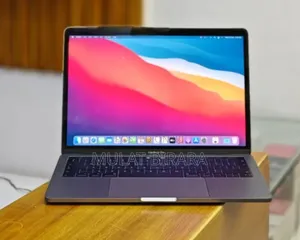 New Laptop Apple MacBook Pro 2018 16GB Intel Core I5 SSD 256GB