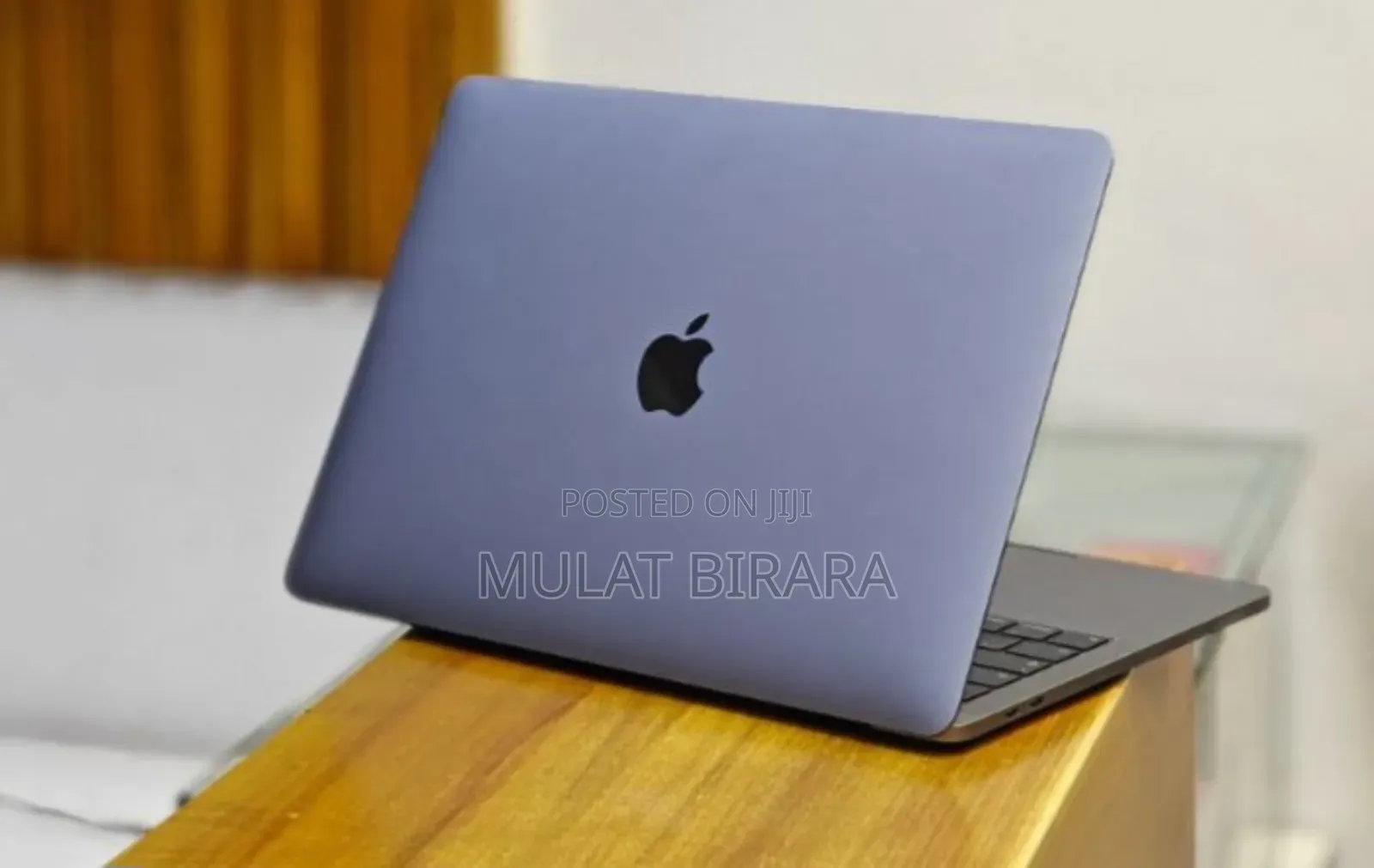 New Laptop Apple MacBook Pro 2018 16GB Intel Core I5 SSD 256GB