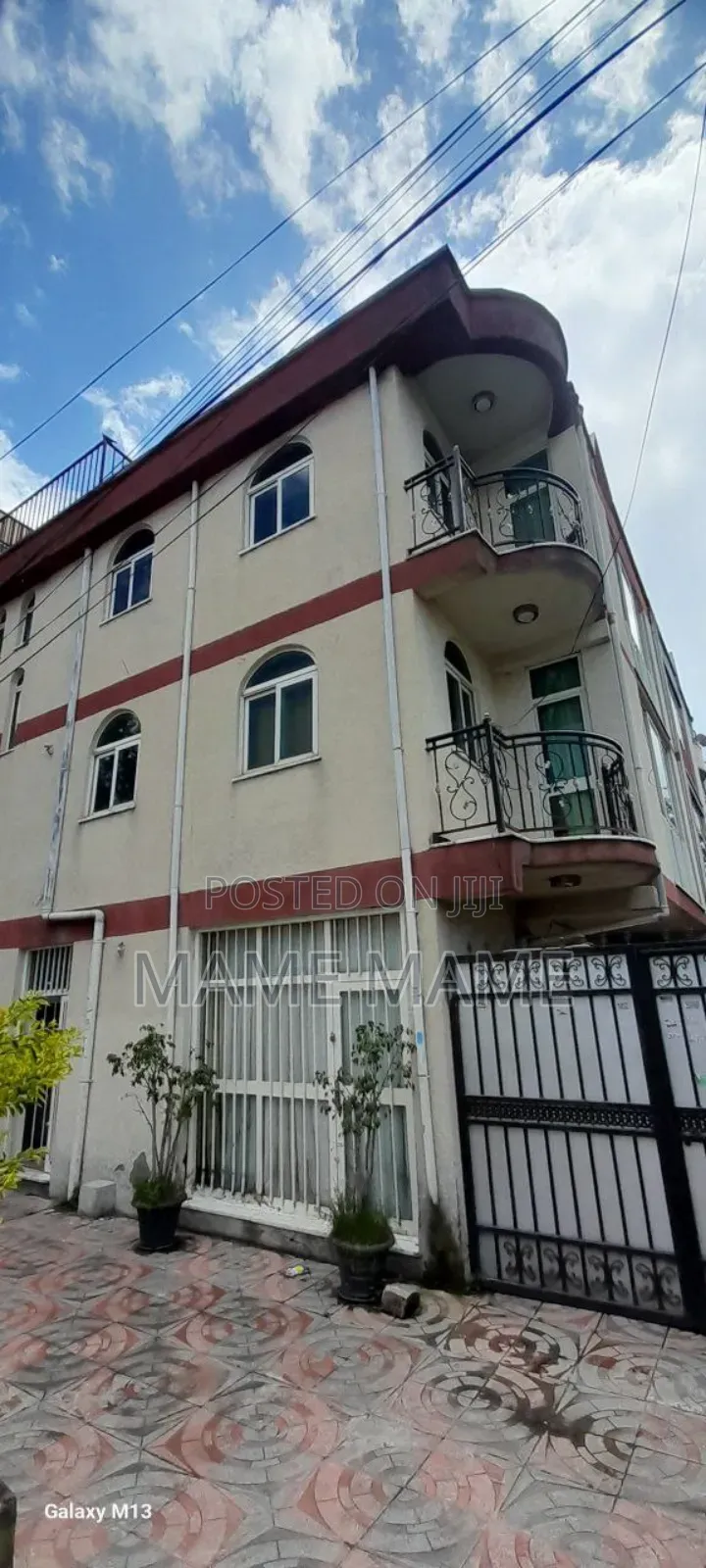 5bdrm House in Addis Abeba, Bole for sale