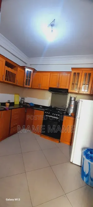 5bdrm House in Addis Abeba, Bole for sale