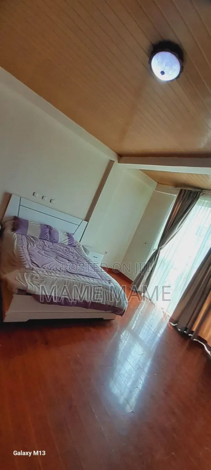 5bdrm House in Addis Abeba, Bole for sale