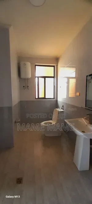 5bdrm House in Addis Abeba, Bole for sale