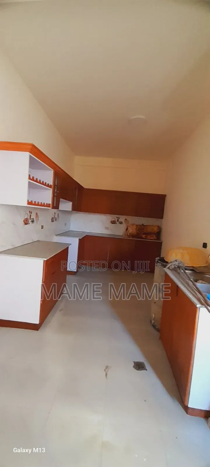 5bdrm House in Addis Abeba, Bole for sale
