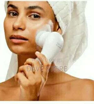 Mora 4 In 1 Facial Skin Car Cleansing