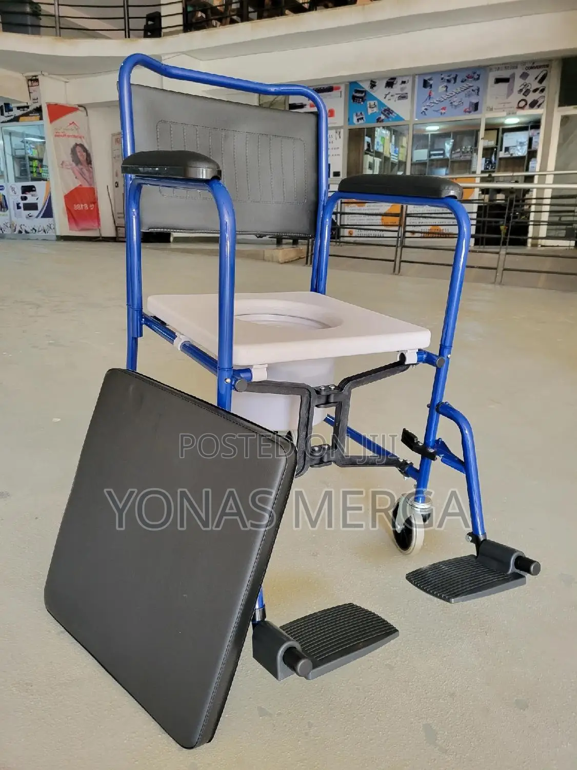 Mobile Commode Toilet Chair榚℥Toilet Suitable for Moving User From Bed
