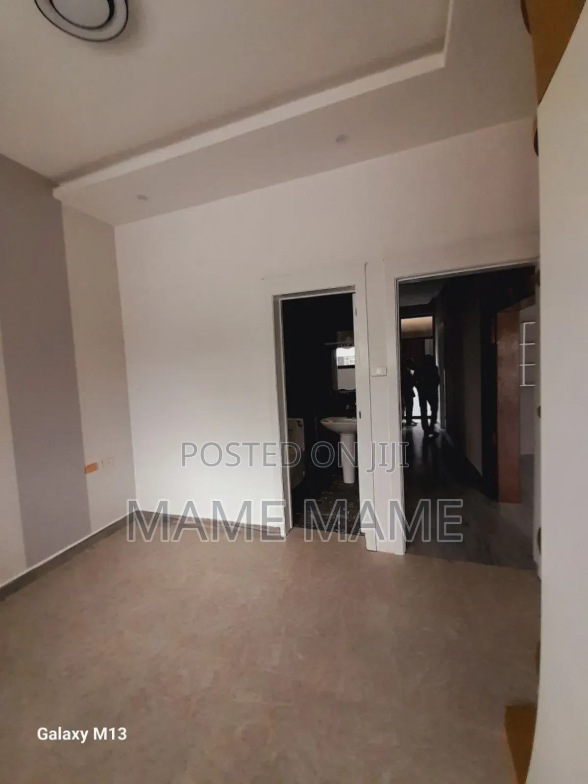 11bdrm House in Addis Abeba, Bole for sale