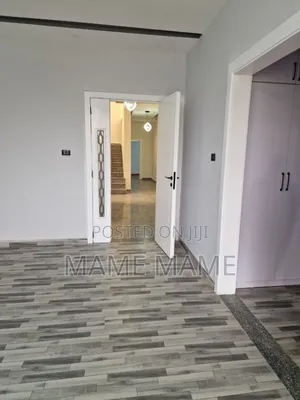 10bdrm House in Addis Abeba, Bole for sale