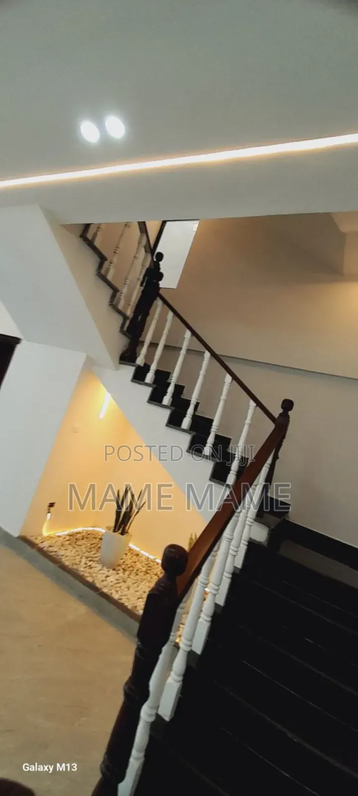 7bdrm House in Addis Abeba, Bole for sale