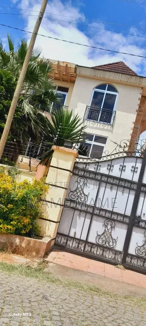 7bdrm House in Addis Abeba, Bole for sale