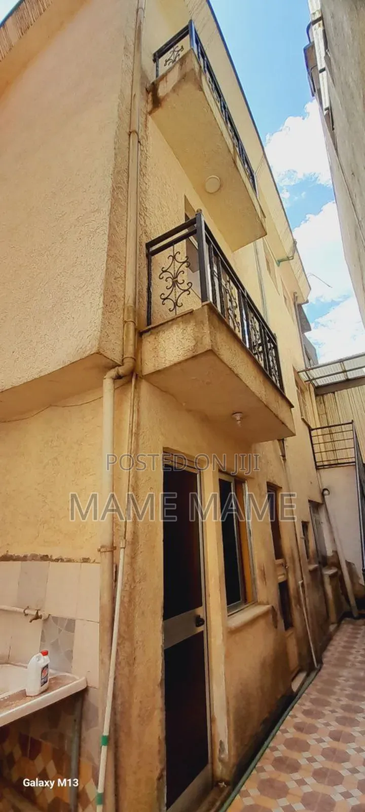 7bdrm House in Addis Abeba, Bole for sale