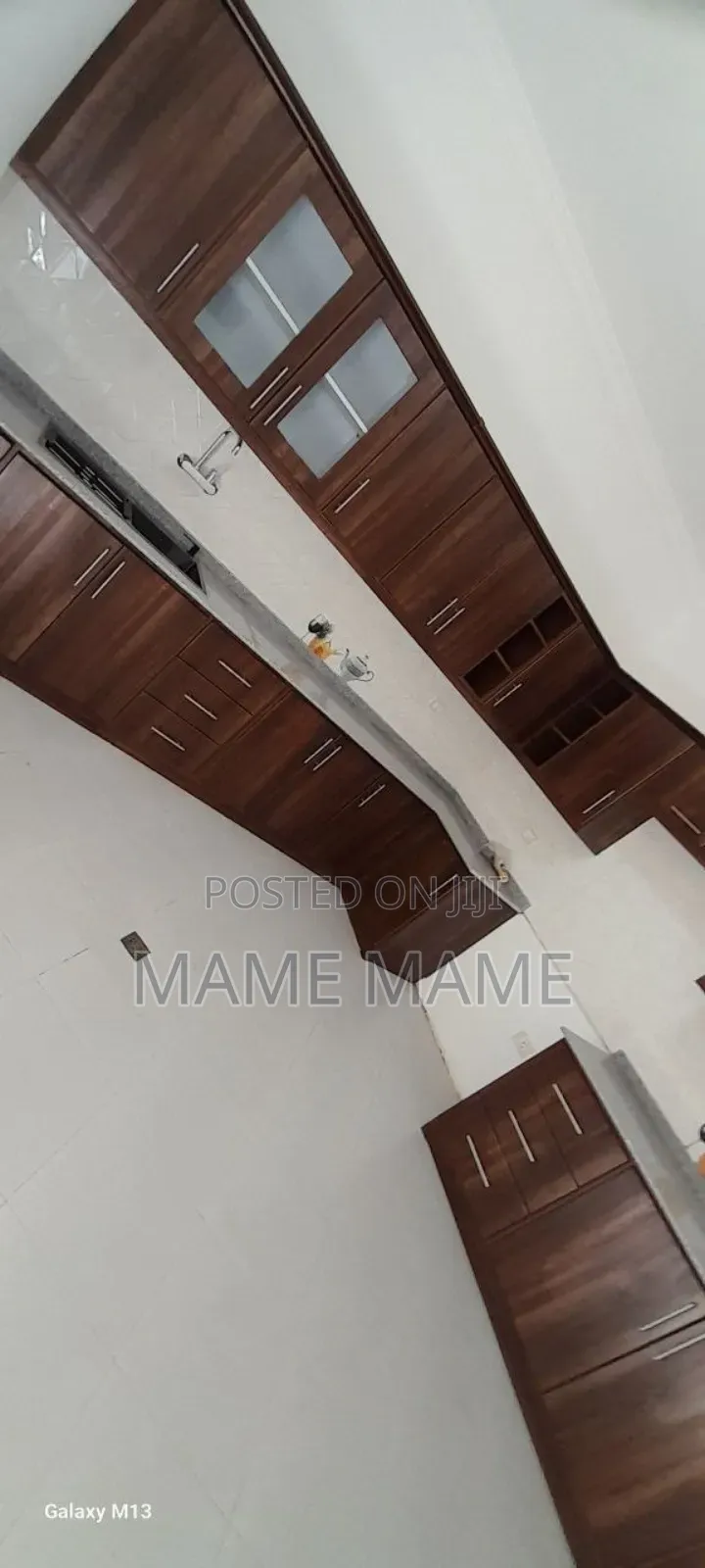 7bdrm House in Addis Abeba, Bole for sale