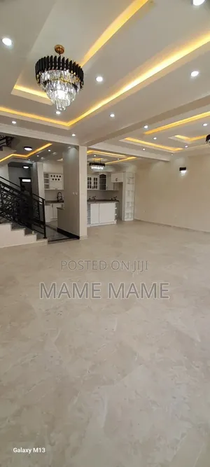 7bdrm House in Addis Abeba, Bole for sale