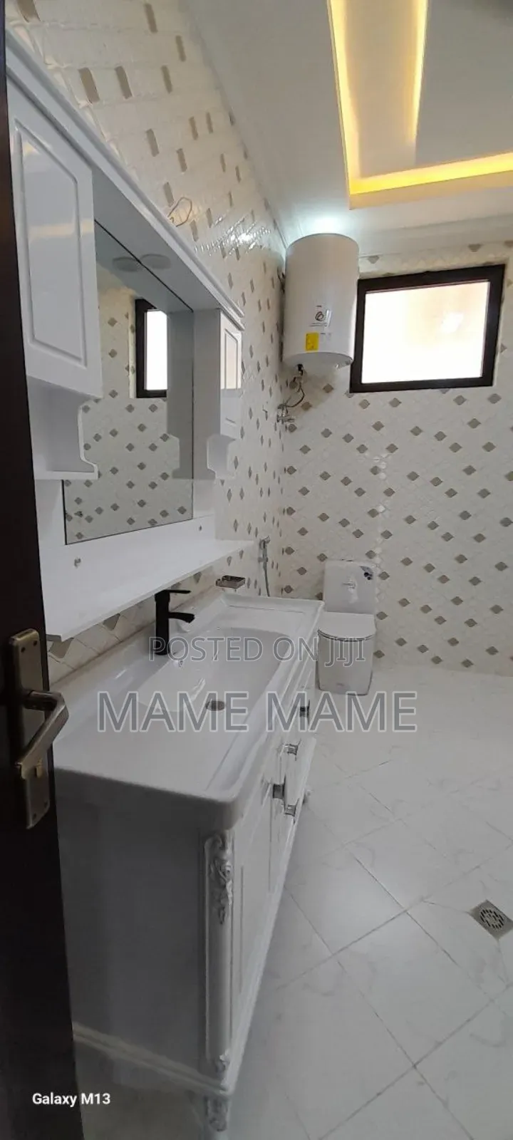 7bdrm House in Addis Abeba, Bole for sale