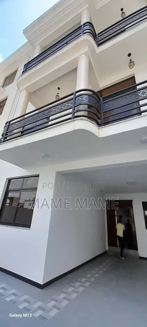 Photo - 7bdrm House in Addis Abeba, Bole for sale