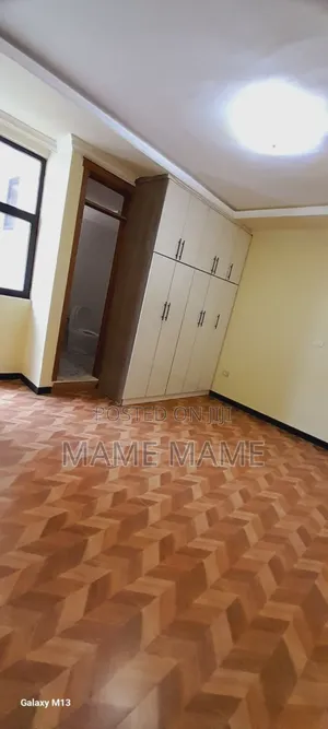 7bdrm House in Addis Abeba, Bole for sale