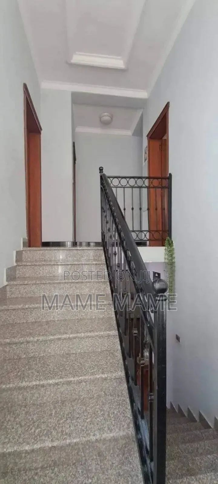 5bdrm House in Addis Abeba, Bole for sale