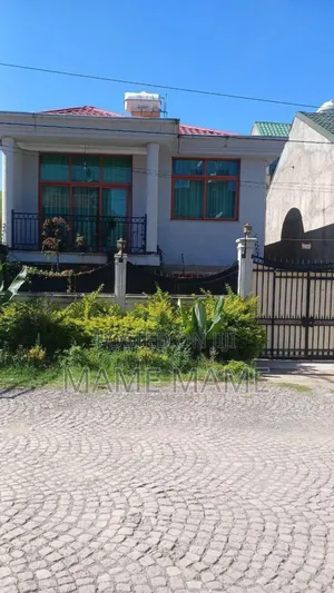 5bdrm House in Addis Abeba, Bole for sale