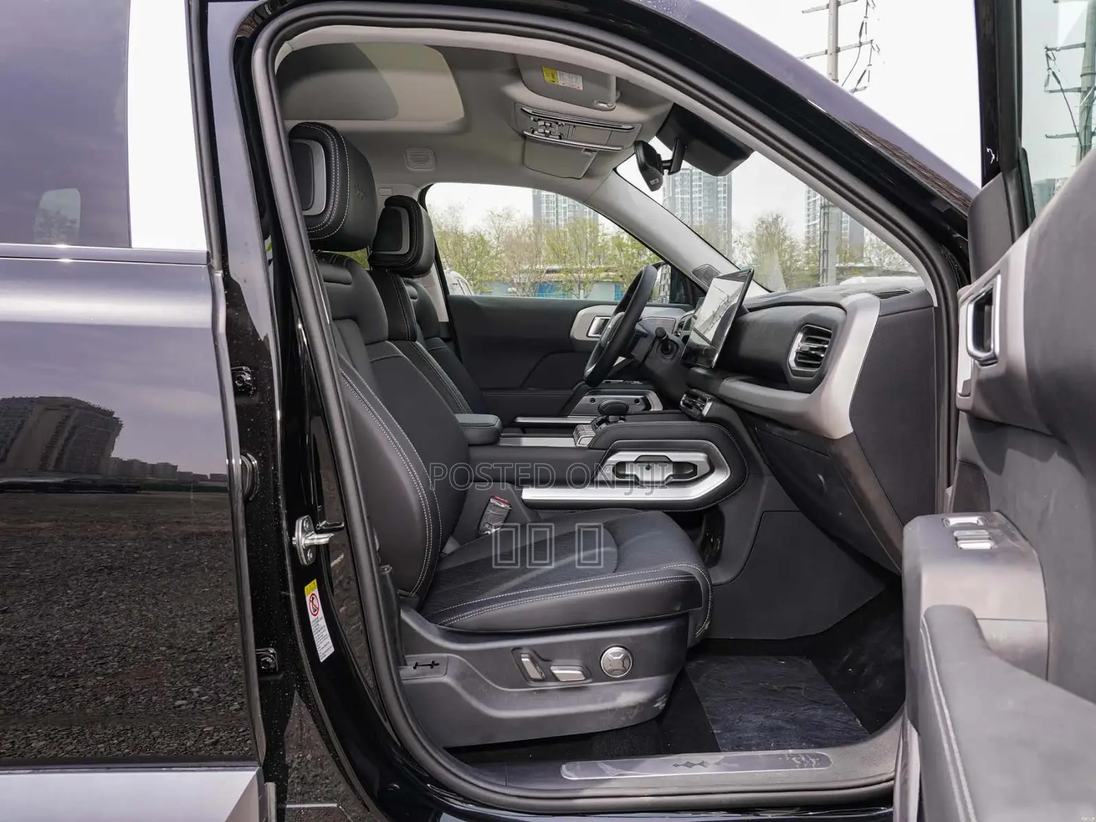 New BYD Leopard 8 2.0 Hybrid AWD 2025 Black