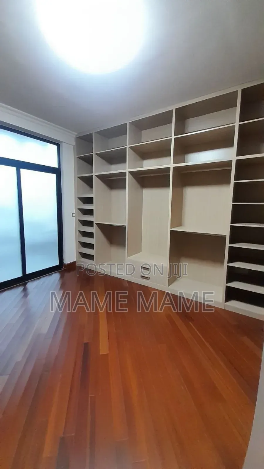 8bdrm House in Addis Abeba, Bole for sale