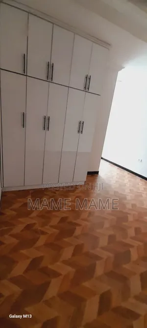 10bdrm House in Addis Abeba, Bole for sale