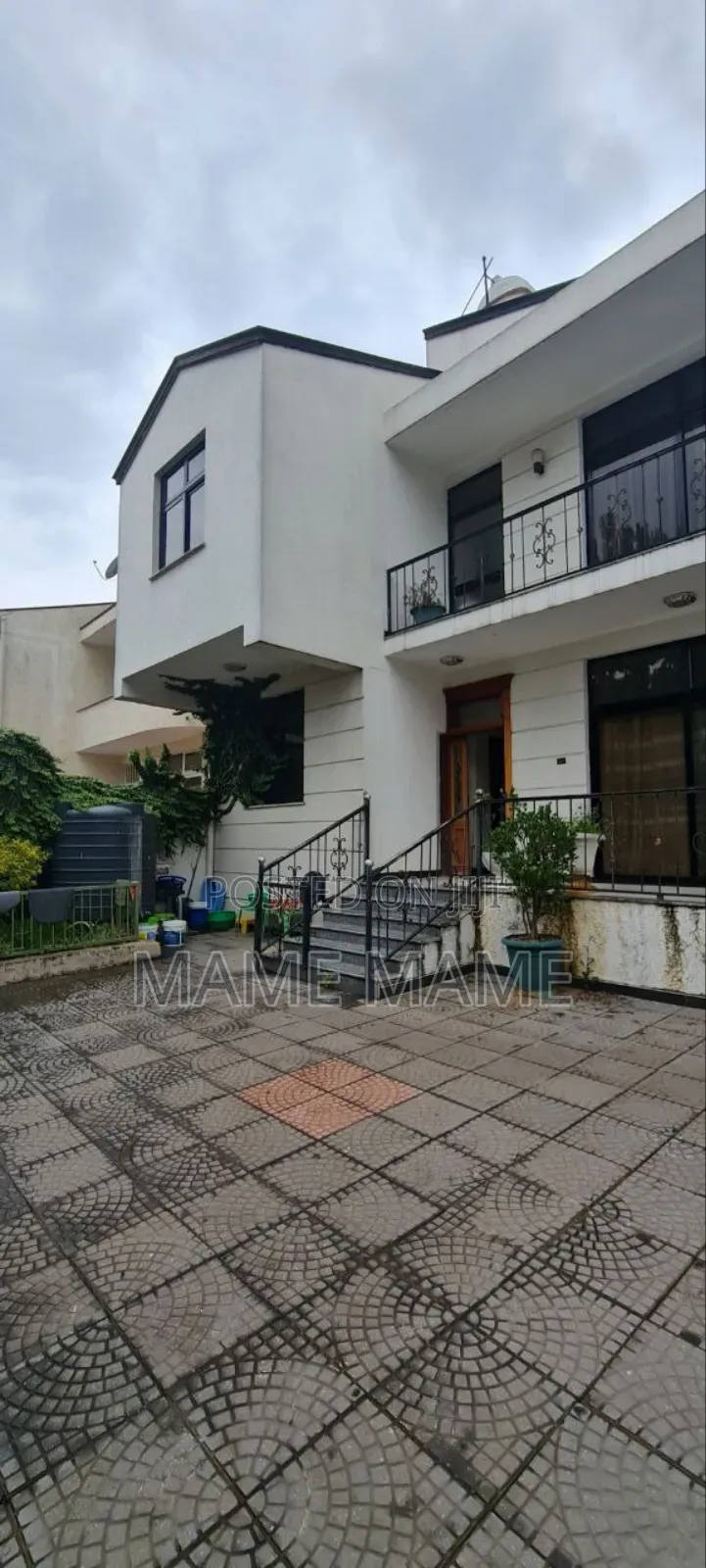 7bdrm House in Addis Abeba, Bole for sale