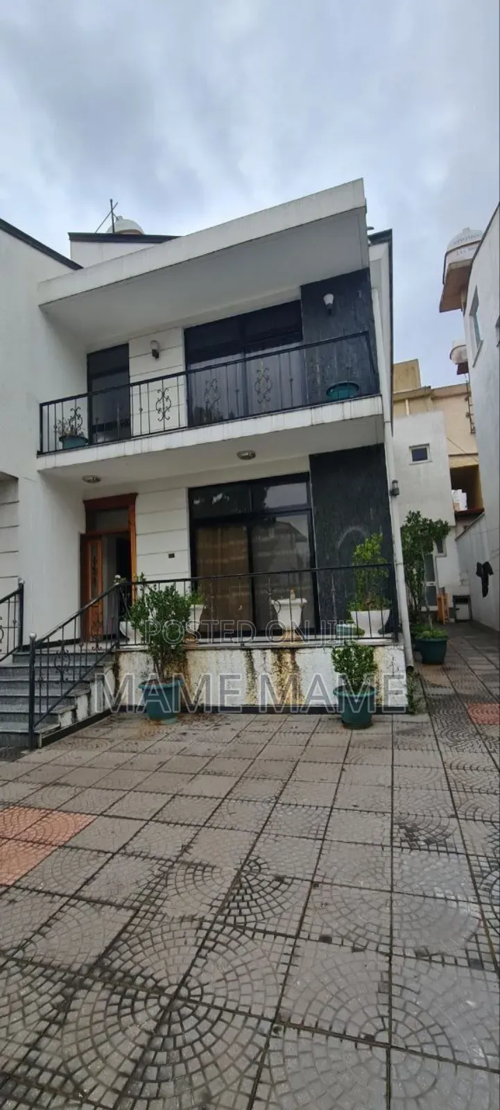 7bdrm House in Addis Abeba, Bole for sale