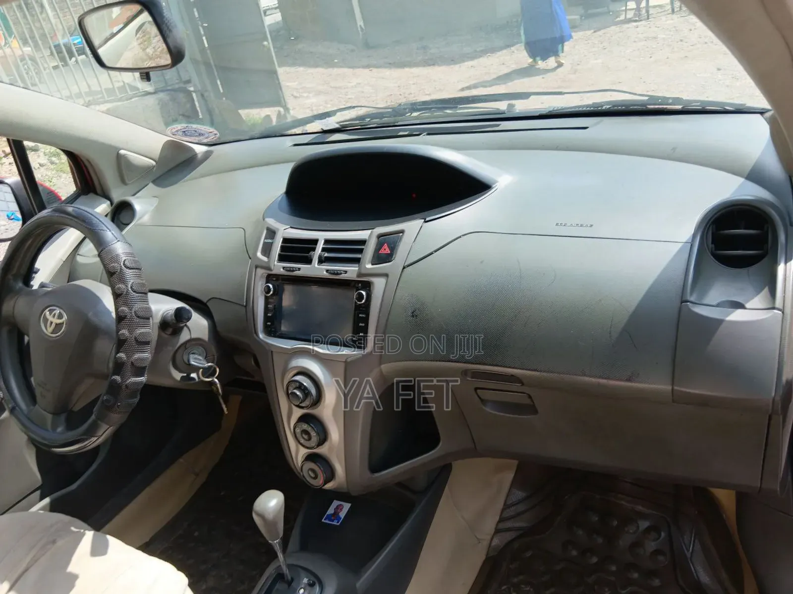 Toyota Yaris Base Hatchback 3dr 2010 Red