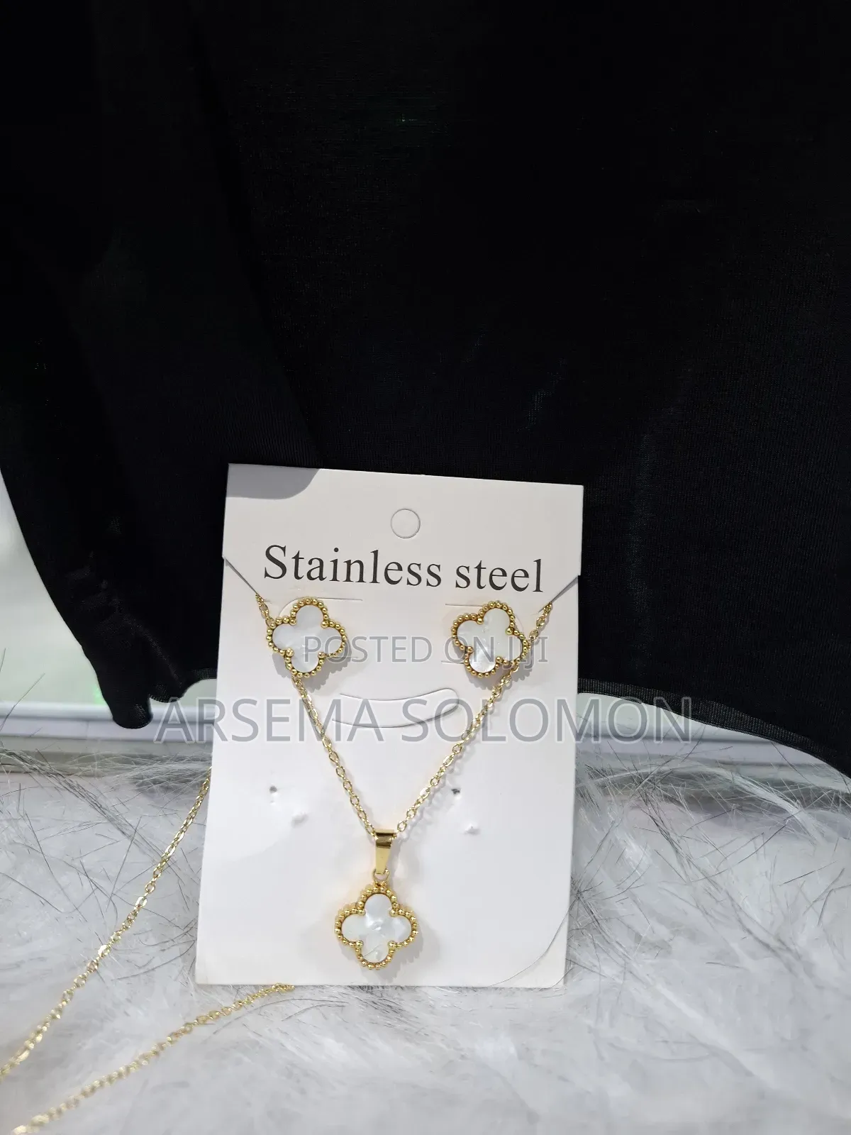 Jewellery Set (Necklace and Earring)