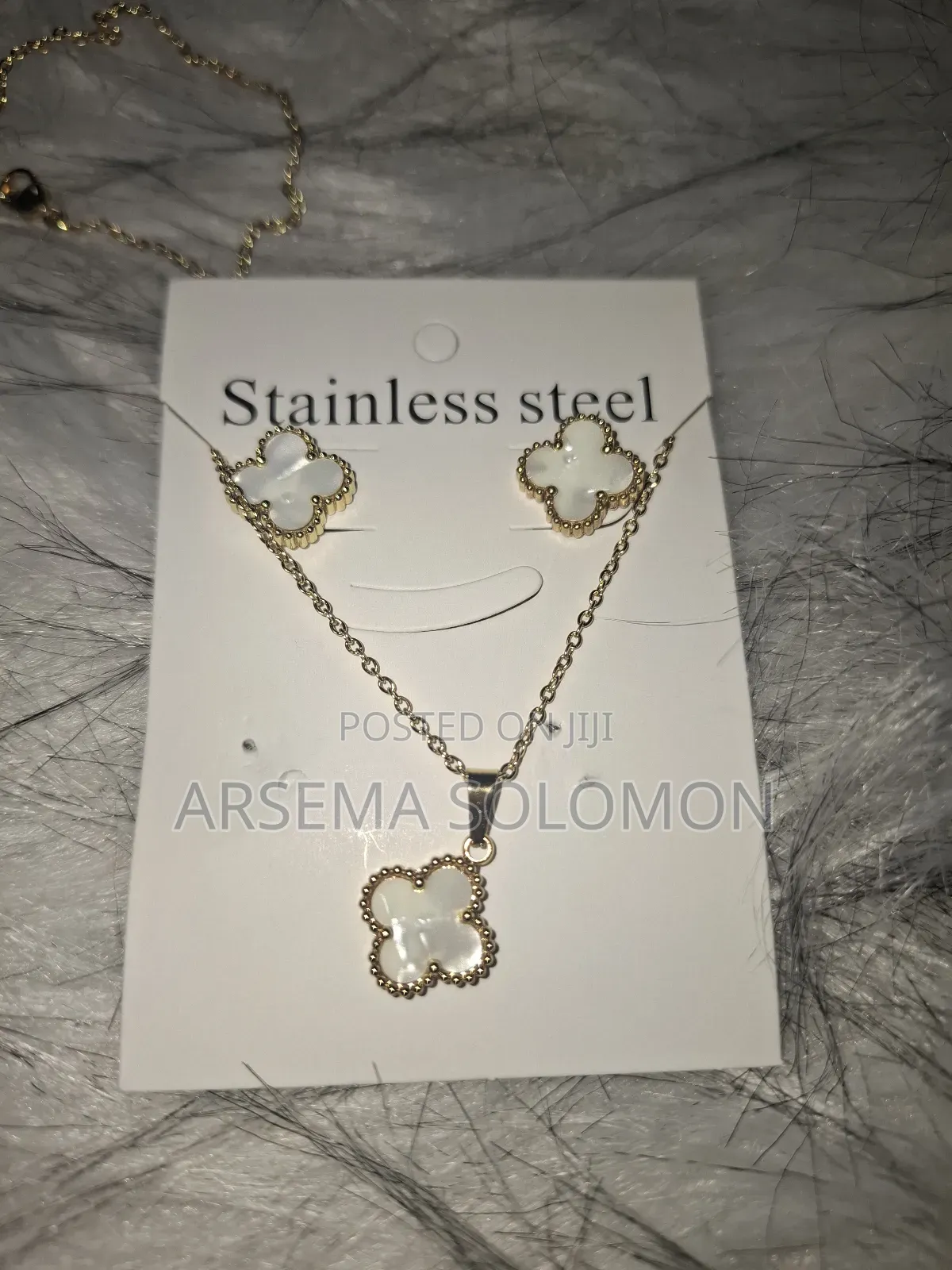 Jewellery Set (Necklace and Earring)