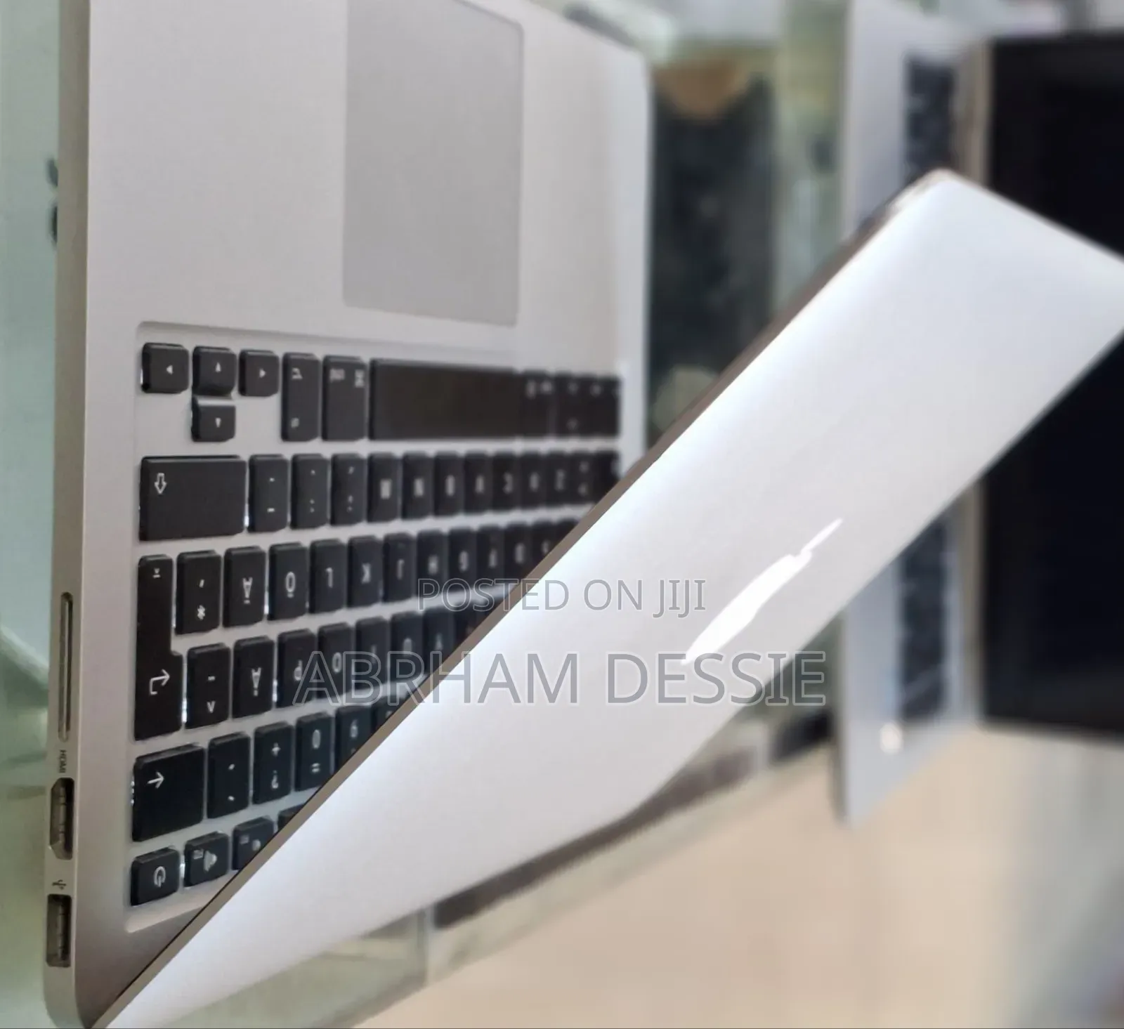 New Laptop Apple MacBook Pro 2014 8GB Intel Core I7 SSD 256GB