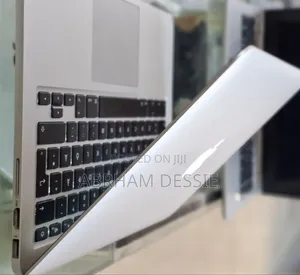 New Laptop Apple MacBook Pro 2014 8GB Intel Core I7 SSD 256GB