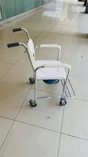 Photo - Toilet Wheelchair水手wheelchair田手wheelchair水手wheelchair口手wheelchair口手whe