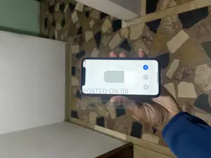 Apple iPhone XR 64 GB Red