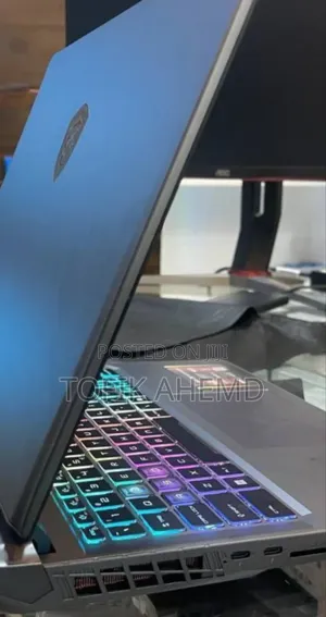 New Laptop MSI Vector 16 HX AI A2XWIG 16GB Intel Core Ultra 7 SSD 1T