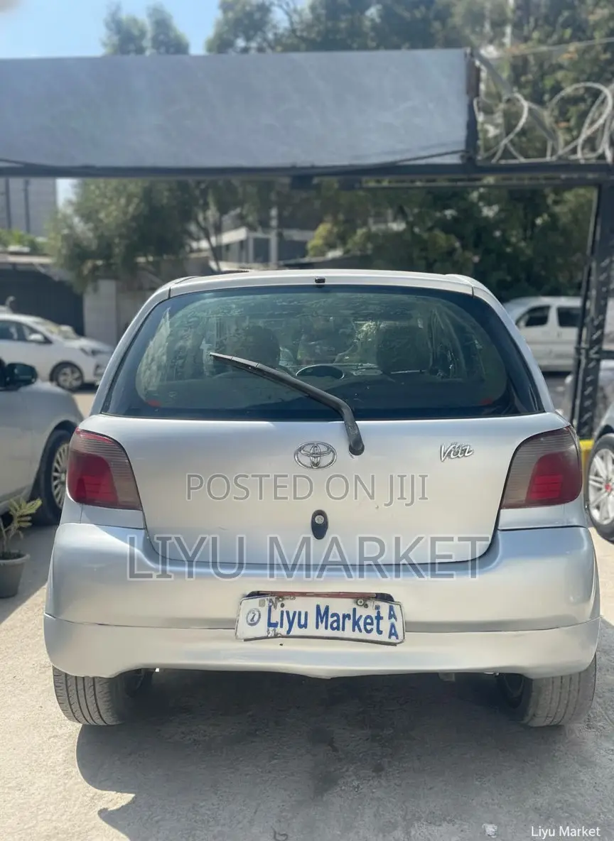 Toyota Yaris 2001 Silver