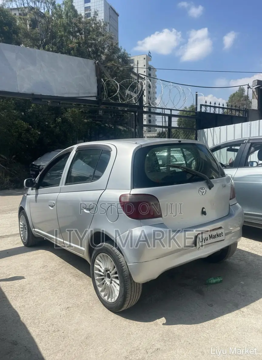 Toyota Yaris 2001 Silver