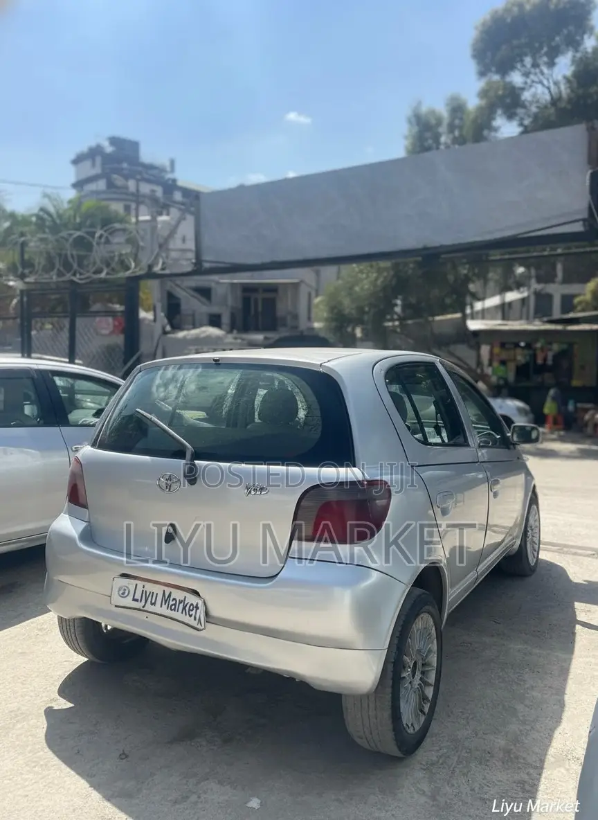 Toyota Yaris 2001 Silver